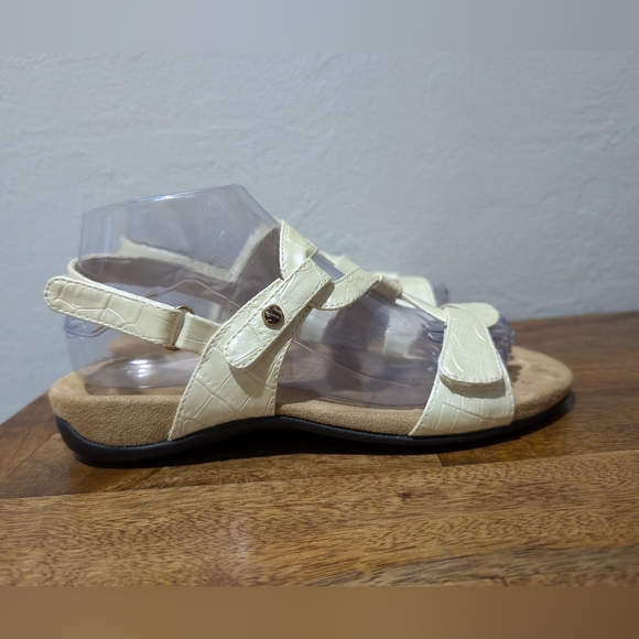 Vionic 342 Paros Women's Sandals Orthopedic Strappy‎ Shoes Ivory Size7 - Picture 1 of 6